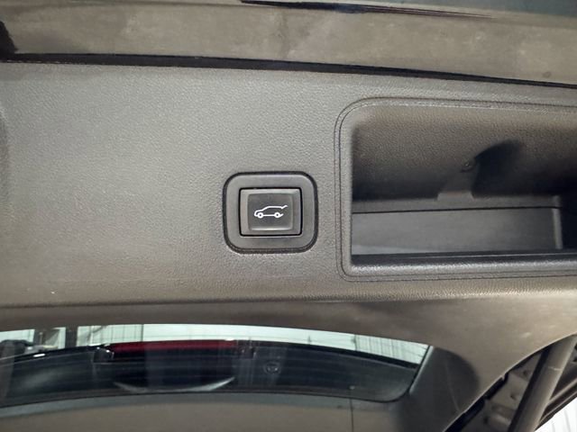 Used 2020 GMC Terrain Denali w/ GMC Pro Grade Package image 6