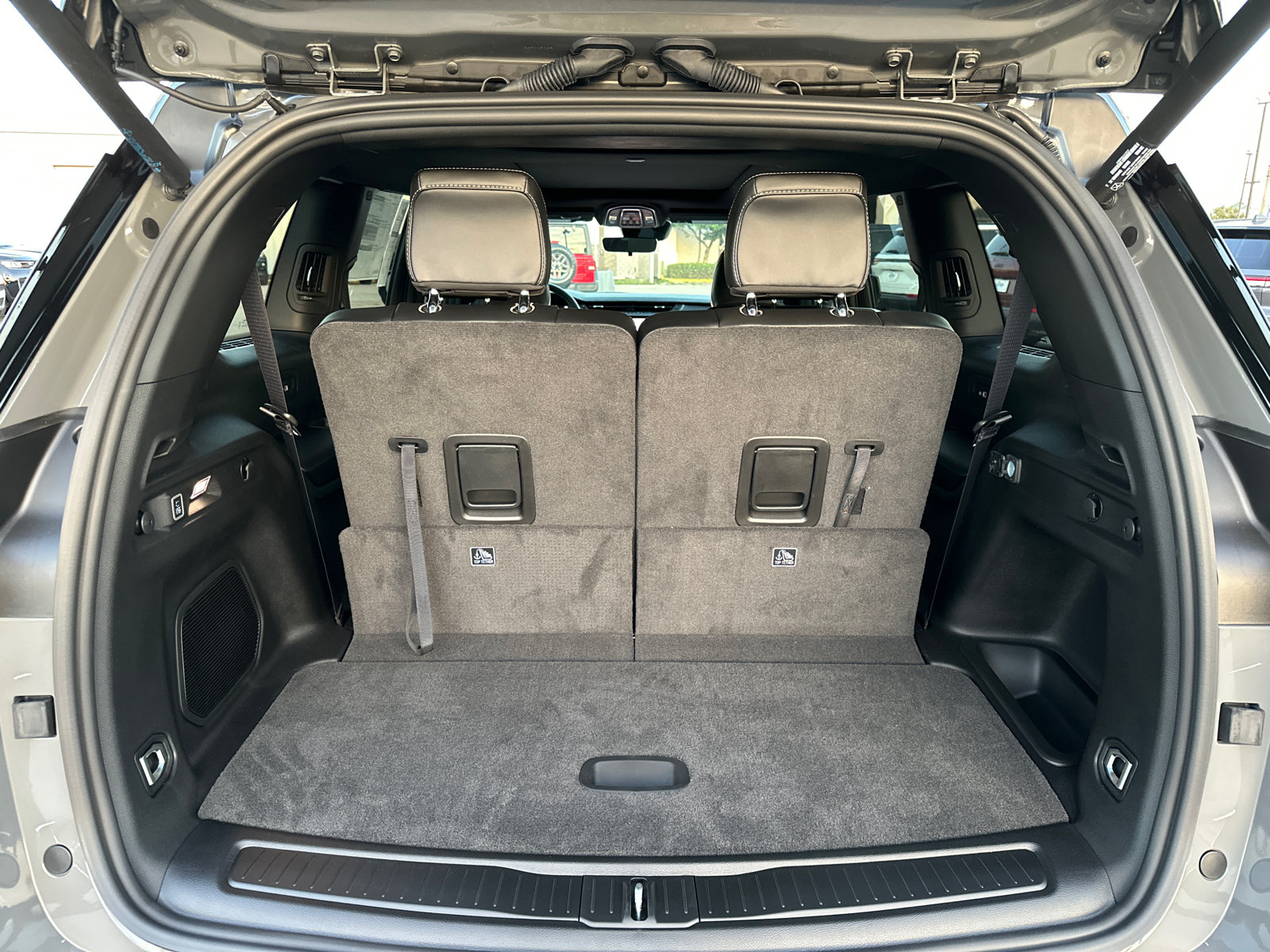 New 2027 Jeep Grand Cherokee L Limited w/ Limited Altitude Package RWD image 17