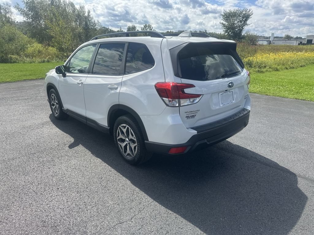 Used 2020 Subaru Forester Premium AWD/4WD image 6