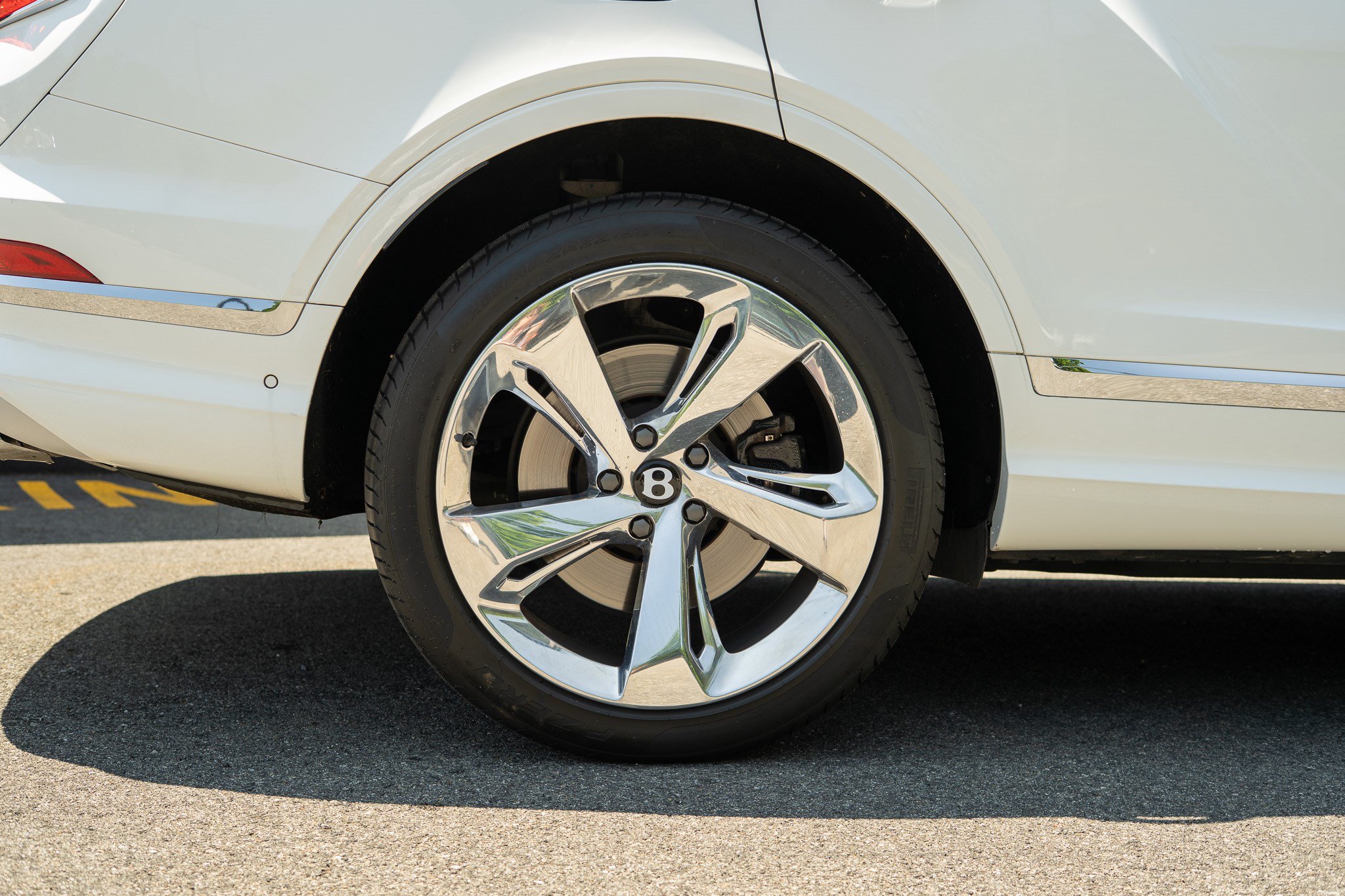 Used 2023 Bentley Bentayga Extended Wheelbase AWD/4WD image 29