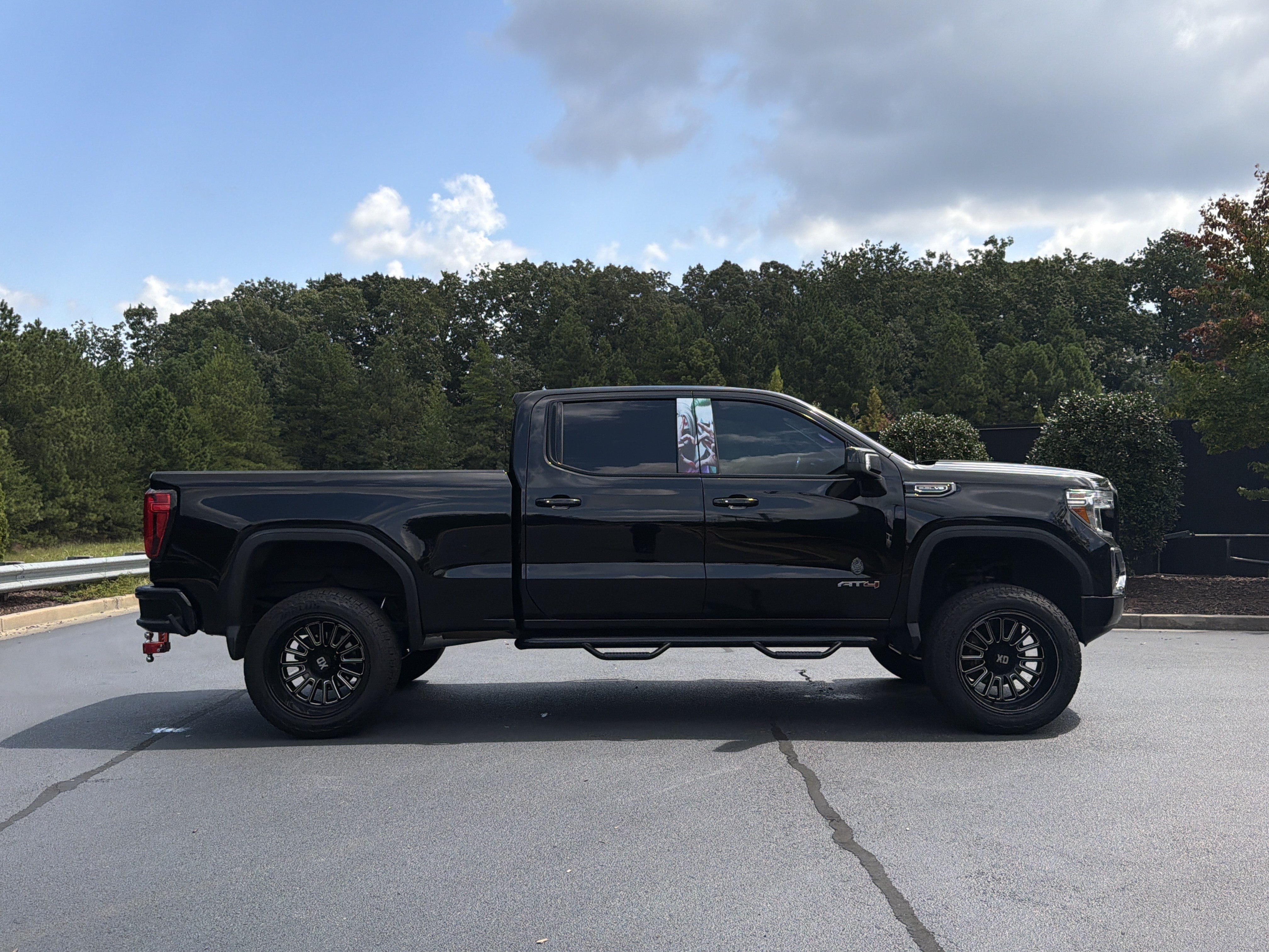 Used 2020 GMC Sierra 1500 AT4 w/ Driver Alert Package I AWD/4WD image 5