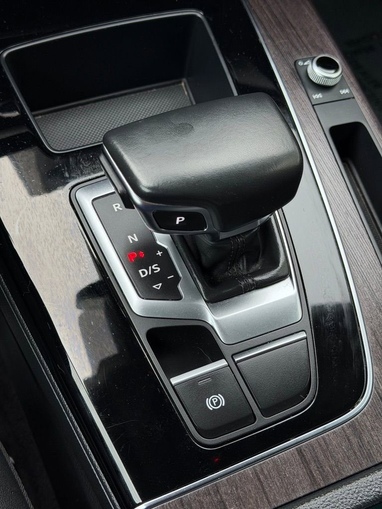 Used 2022 Audi Q5 2.0T Premium w/ Convenience Package image 39