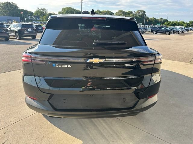 Used 2025 Chevrolet Equinox EV LT w/ Comfort Package FWD image 8