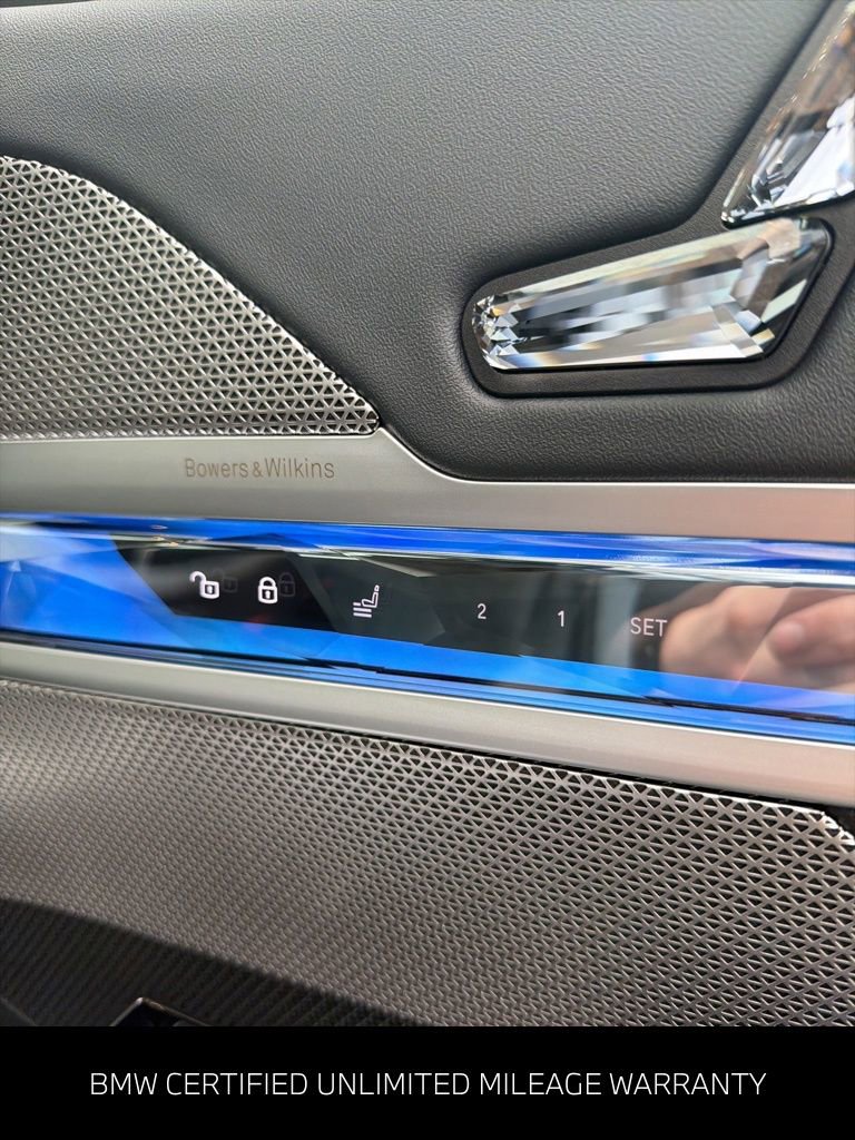 Certified 2024 BMW 760i xDrive w/ Executive Package image 31