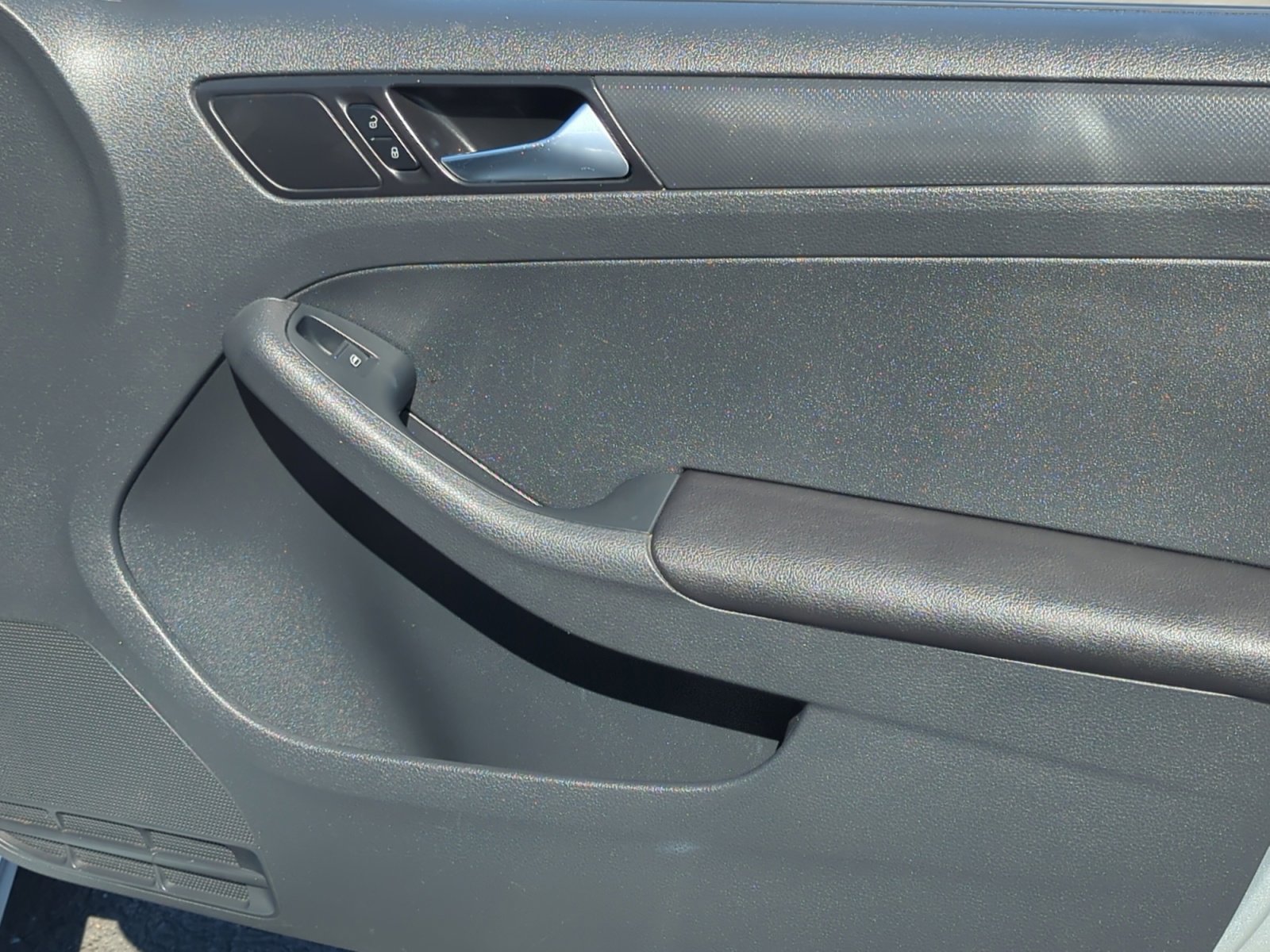 Used 2016 Volkswagen Jetta S image 16