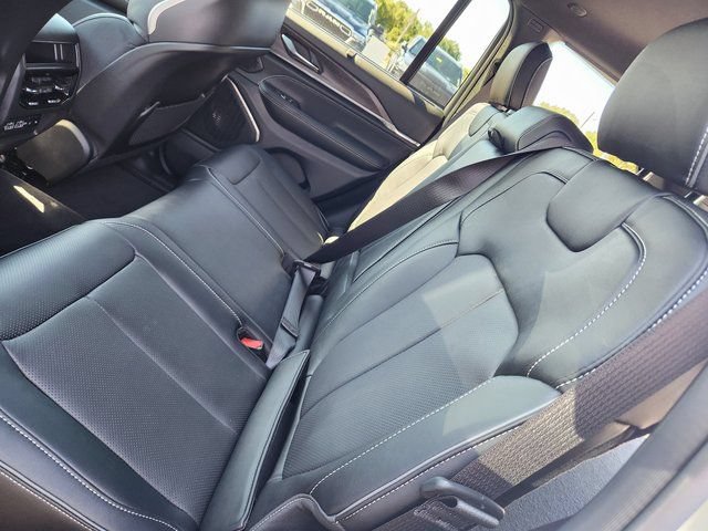 New 2025 Jeep Grand Cherokee Overland w/ Luxury Tech Group IV AWD/4WD image 7