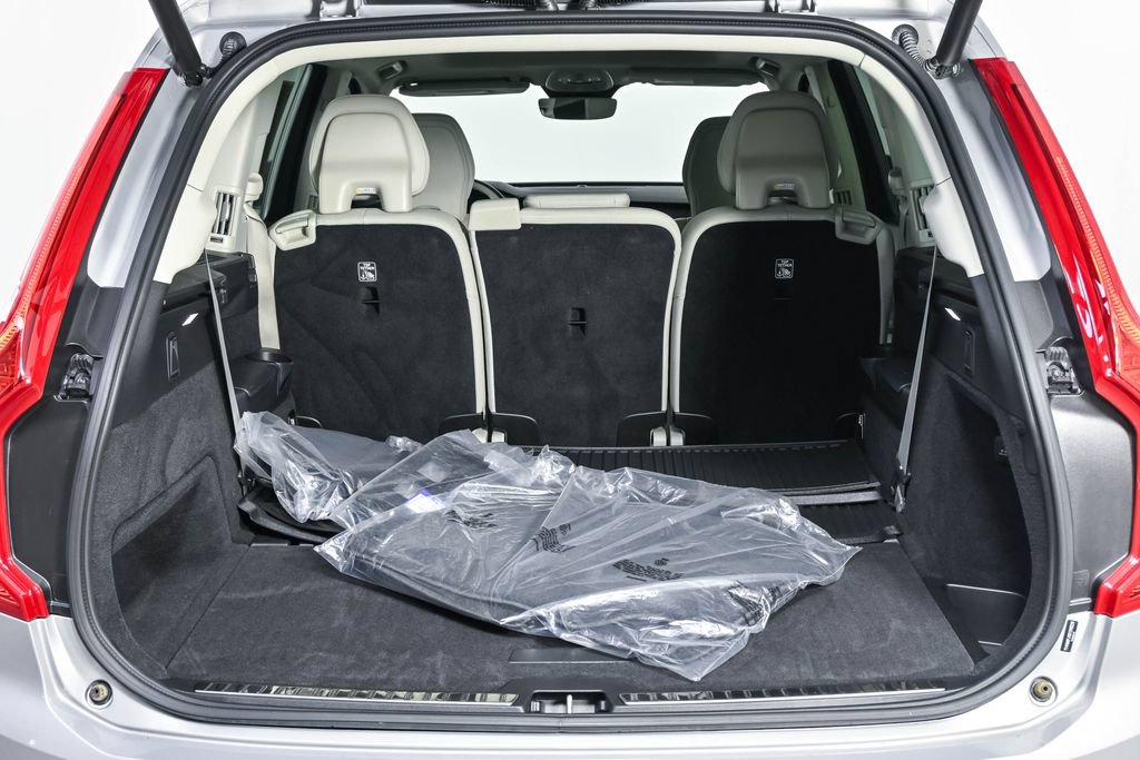 Certified 2025 Volvo XC90 T8 Core w/ Protection Package AWD/4WD image 31