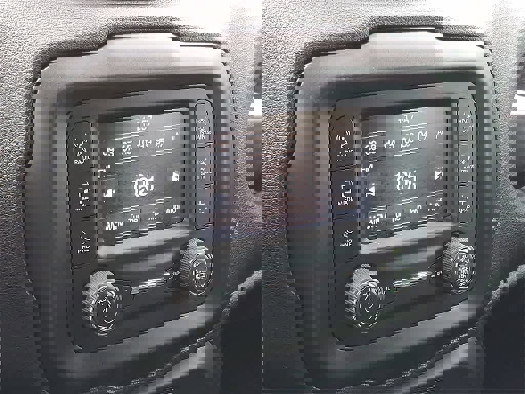 Used 2020 Jeep Renegade Sport w/ Sport Appearance Group image 16