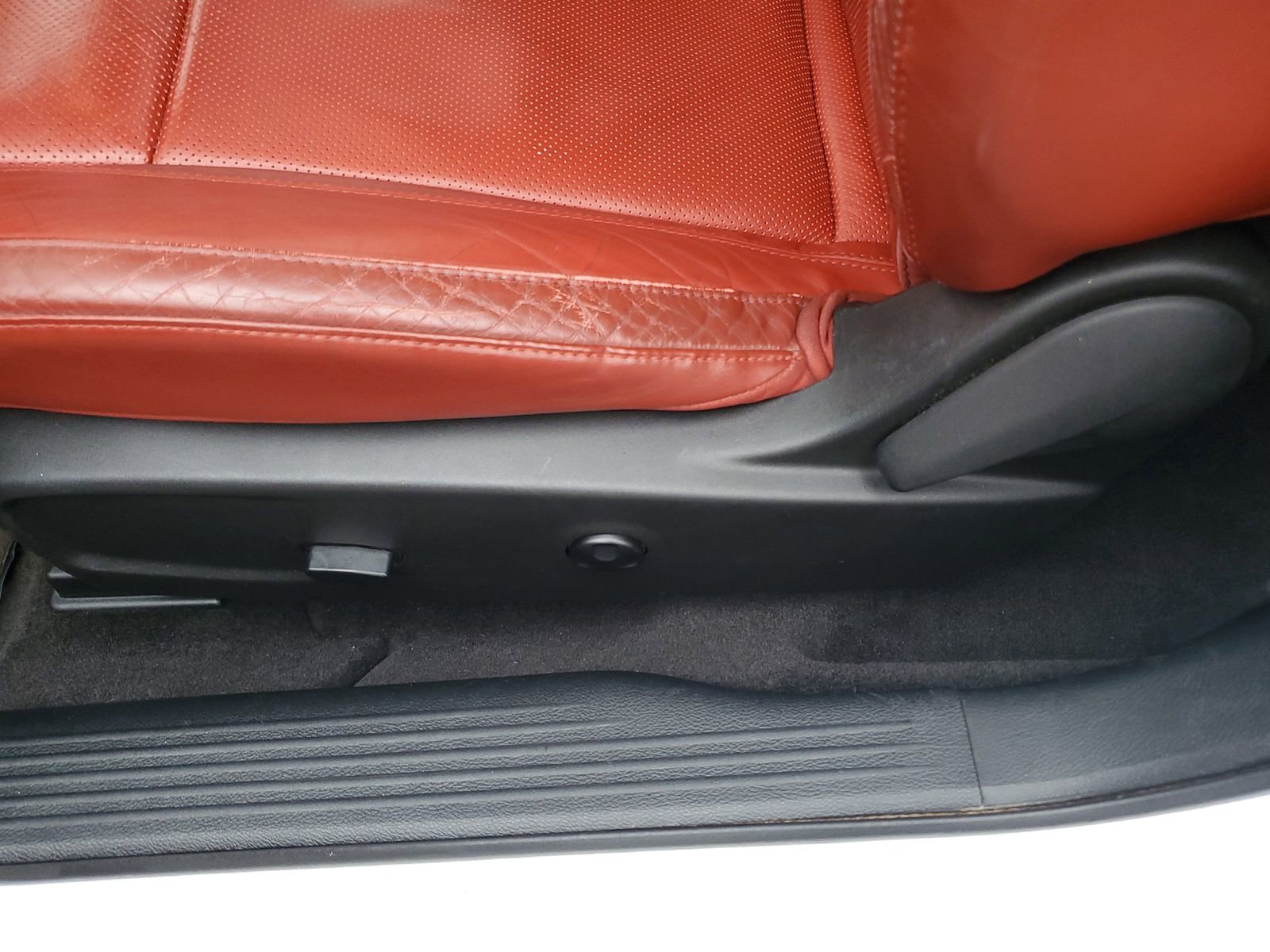 Used 2015 Dodge Challenger R/T Plus image 15