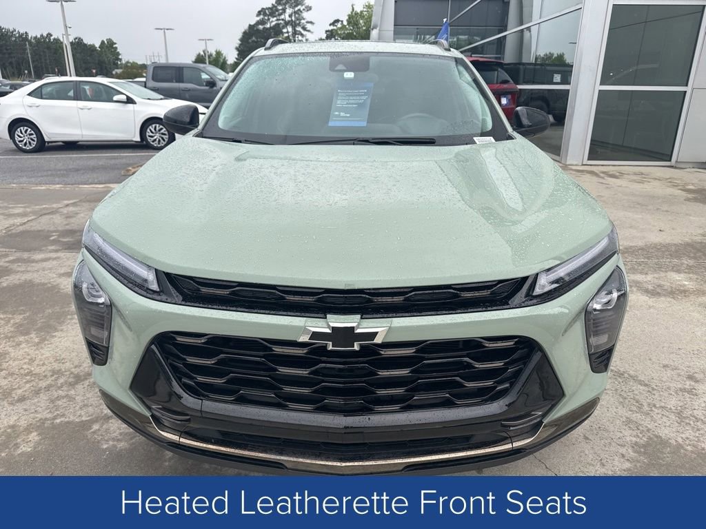 Used 2025 Chevrolet Trax ACTIV w/ Sunroof Package FWD image 2