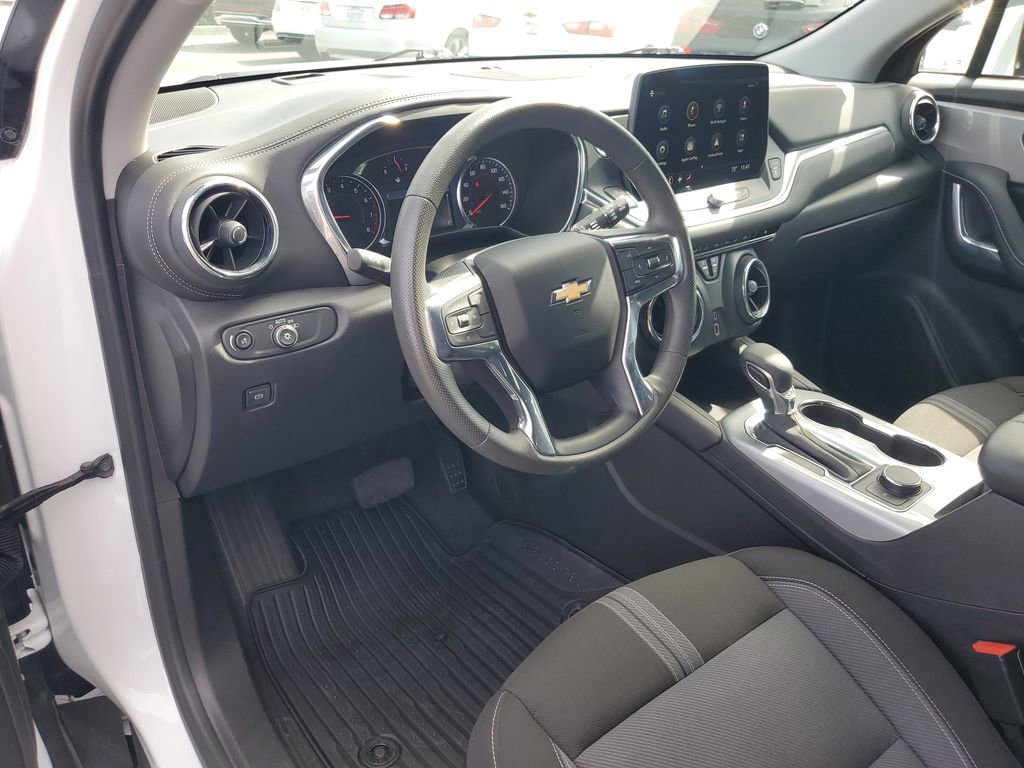 Used 2024 Chevrolet Blazer LT FWD image 16