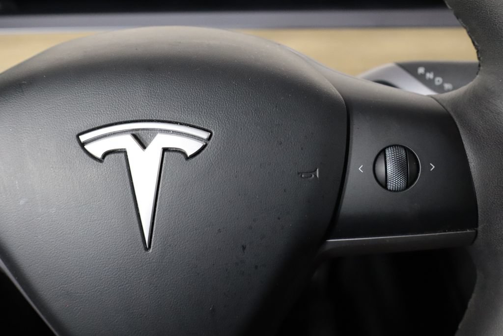Used 2024 Tesla Model Y Long Range AWD/4WD image 10