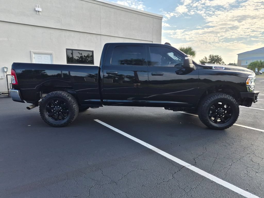 Used 2024 RAM 2500 Tradesman w/ Chrome Appearance Group AWD/4WD image 4