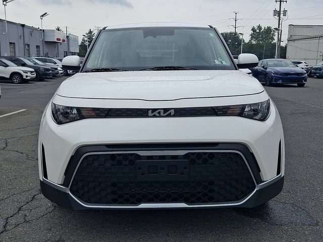 Used 2025 Kia Soul LX w/ LX Technology Package FWD image 2