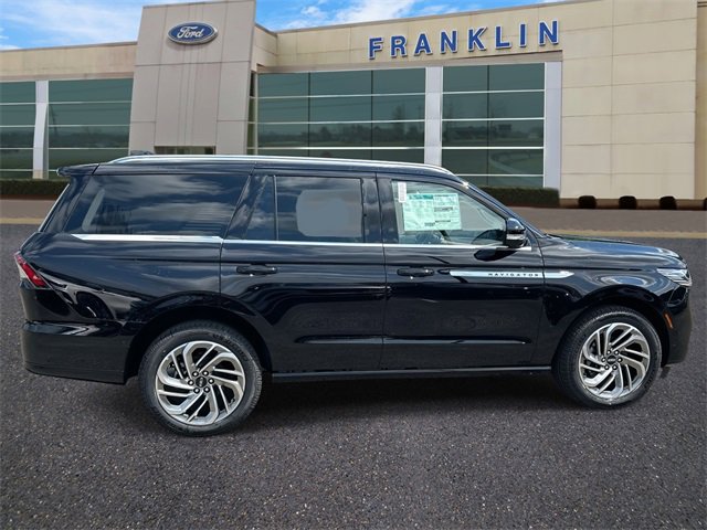 New 2025 Lincoln Navigator Reserve image 8