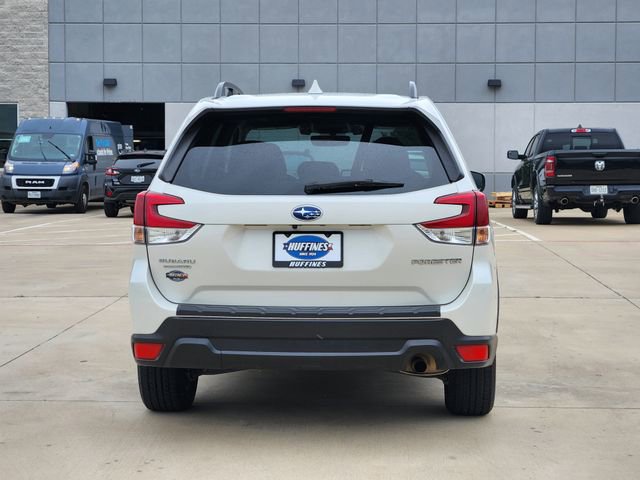 Used 2019 Subaru Forester Premium AWD/4WD image 6
