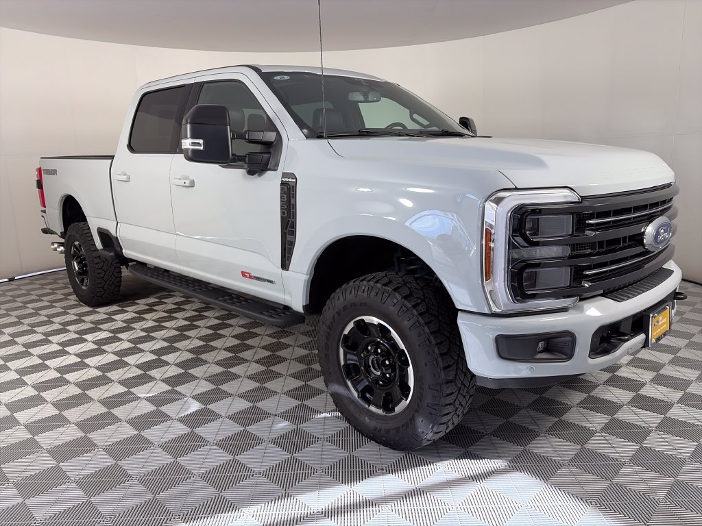 Certified 2025 Ford F350 Platinum w/ Tremor Off-Road Package AWD/4WD 360° Tour