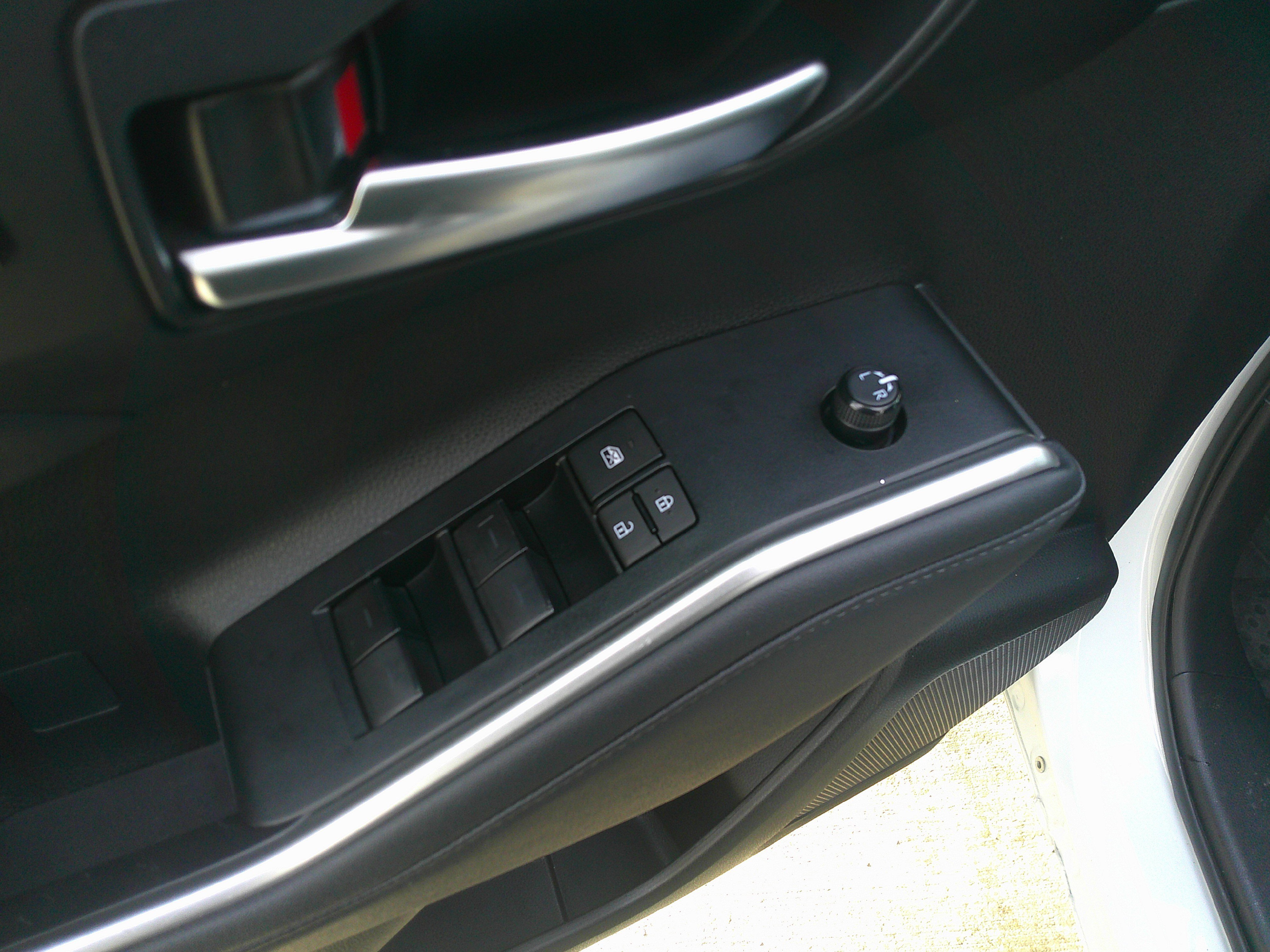 Used 2024 Toyota Highlander XSE image 17