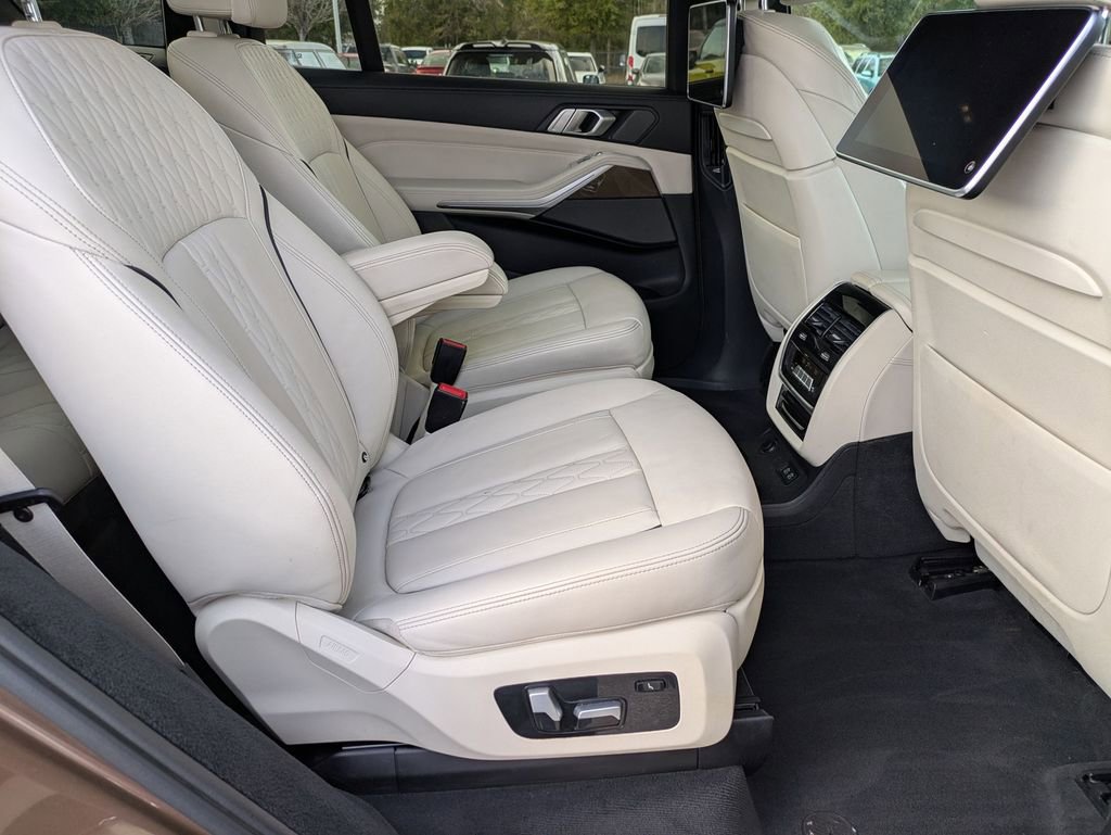 Used 2020 BMW X7 xDrive40i w/ Executive Package image 27