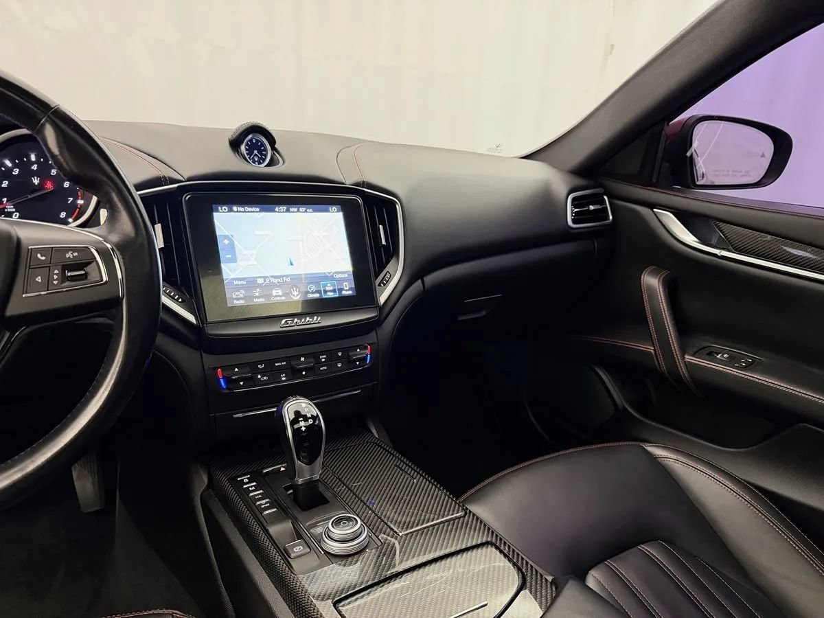 Used 2018 Maserati Ghibli S Q4 AWD/4WD image 17