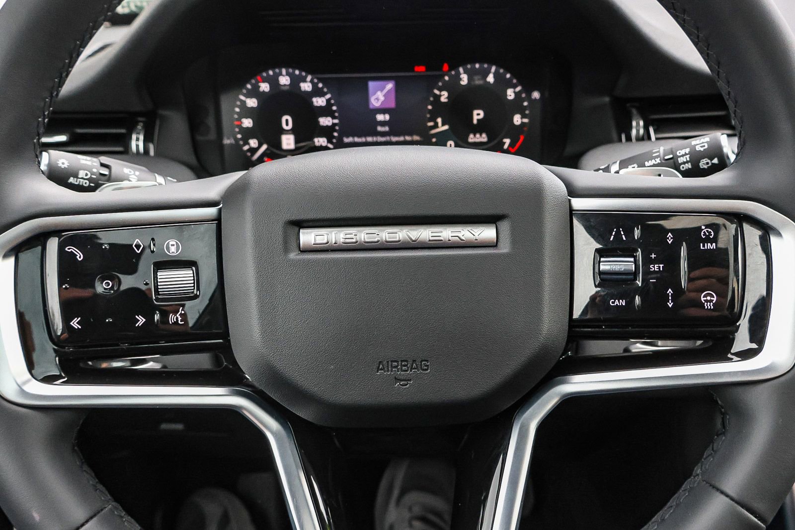 Used 2024 Land Rover Discovery Sport S image 33