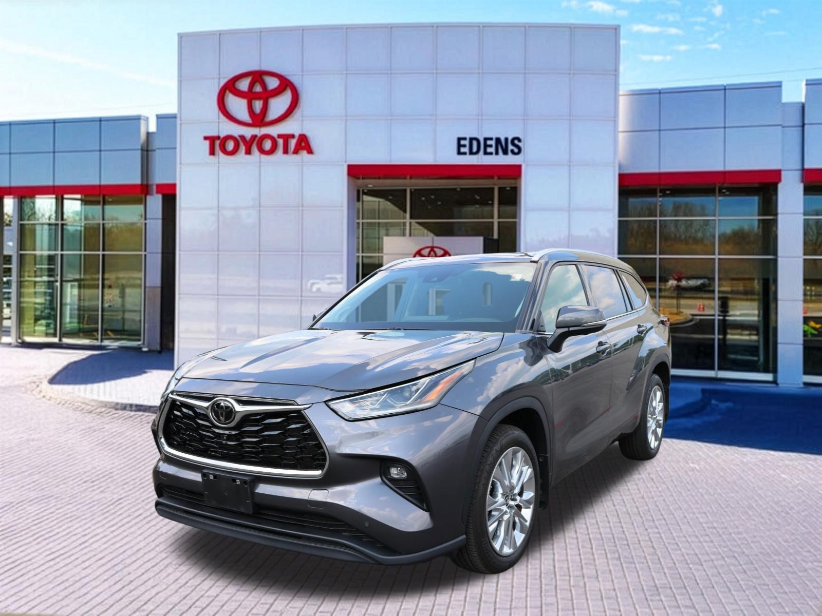 Certified 2024 Toyota Highlander Limited AWD/4WD image 11