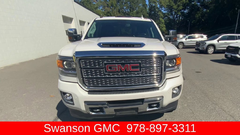 Certified 2019 GMC Sierra 2500 Denali w/ Duramax Plus Package AWD/4WD image 3