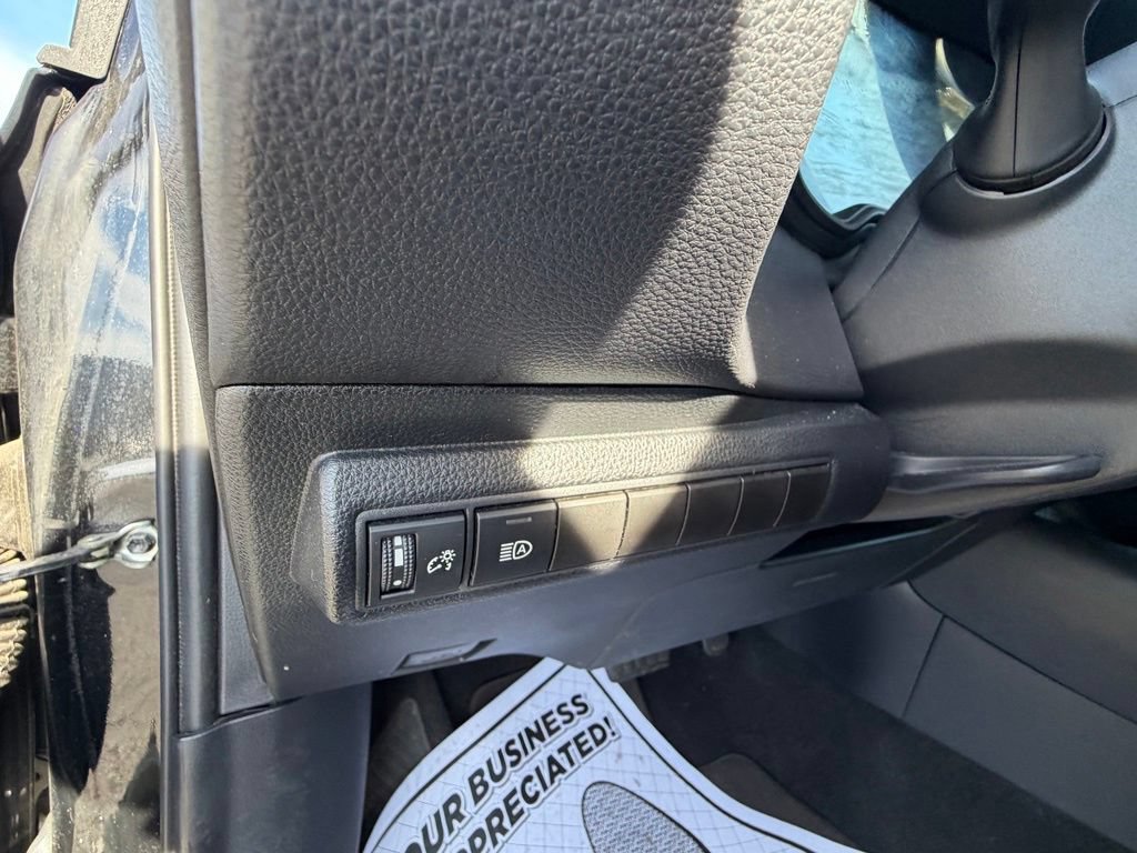 Used 2023 Toyota Corolla LE FWD image 16