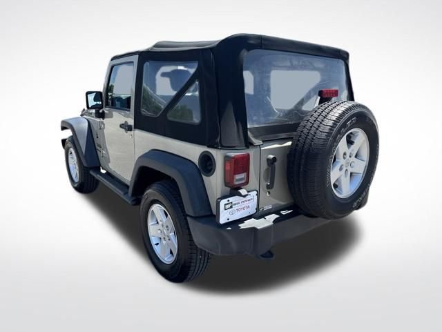 Used 2018 Jeep Wrangler Sport AWD/4WD image 3