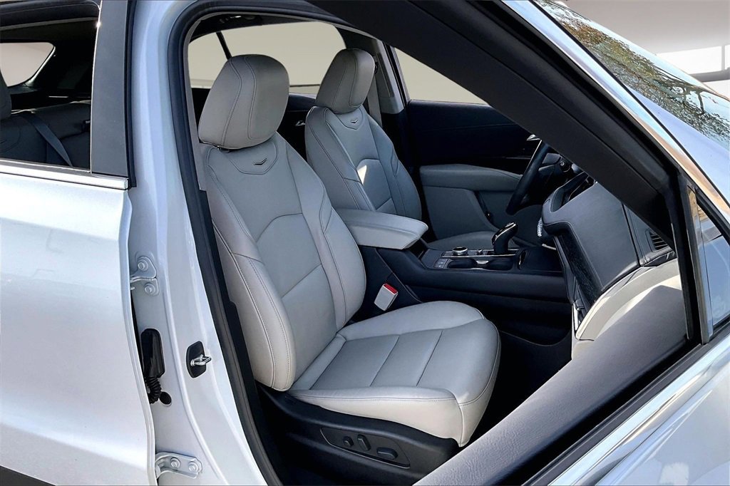 Used 2023 Cadillac XT4 Premium Luxury w/ Cold Weather Package image 7