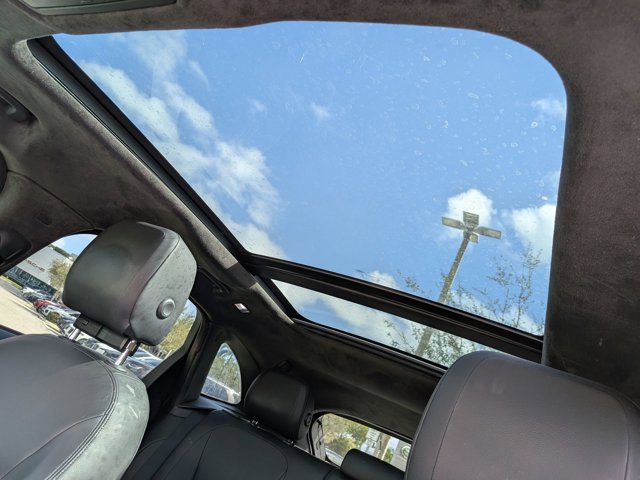 Used 2020 Jaguar F-PACE Premium image 13