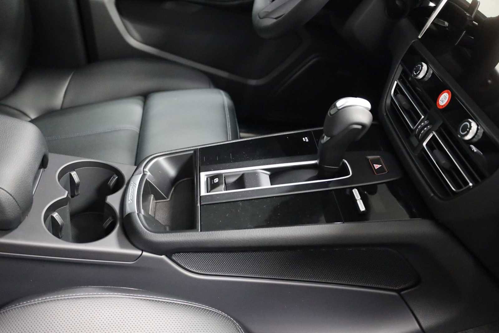 New 2026 Porsche Macan image 21