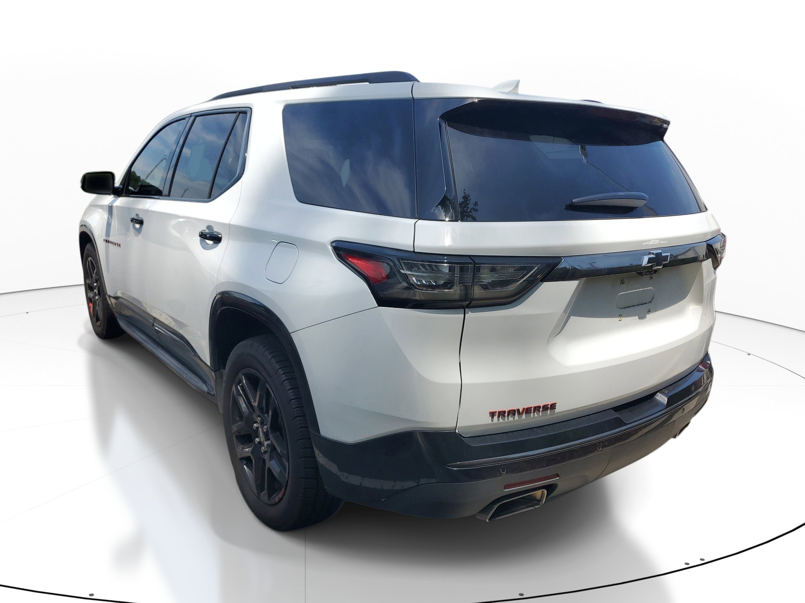 Used 2018 Chevrolet Traverse Premier w/ Redline Edition FWD image 9