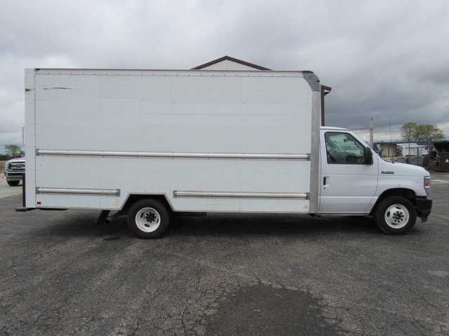 Used 2022 Ford E-350 and Econoline 350 Super Duty RWD image 2