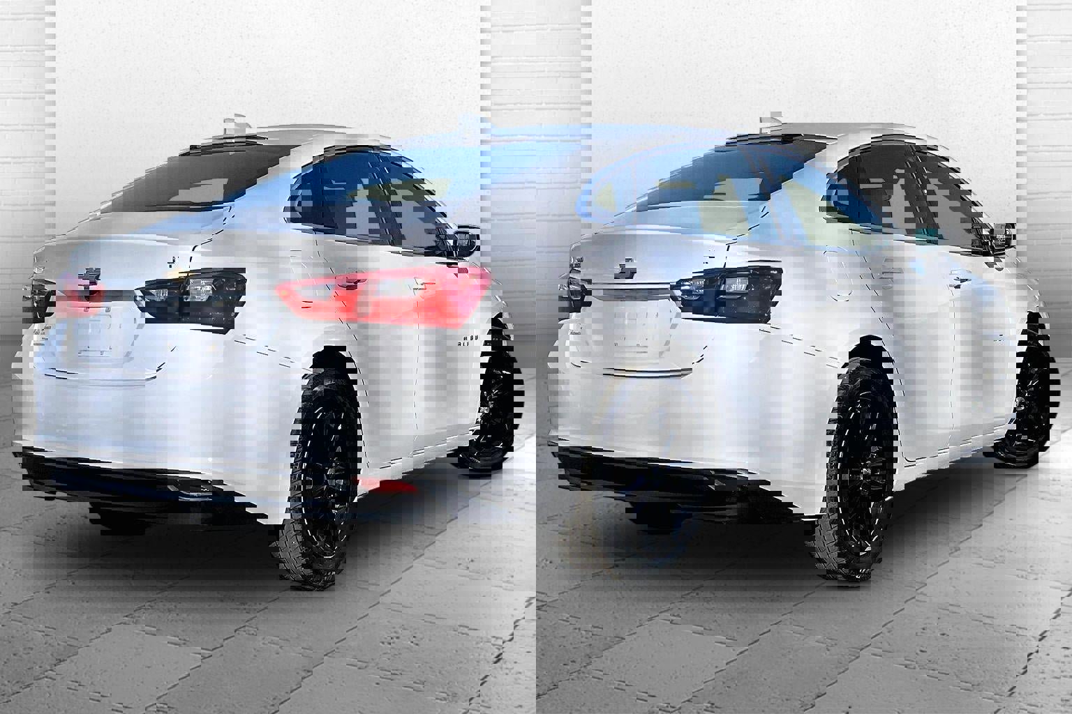 Used 2018 Chevrolet Malibu LT image 14