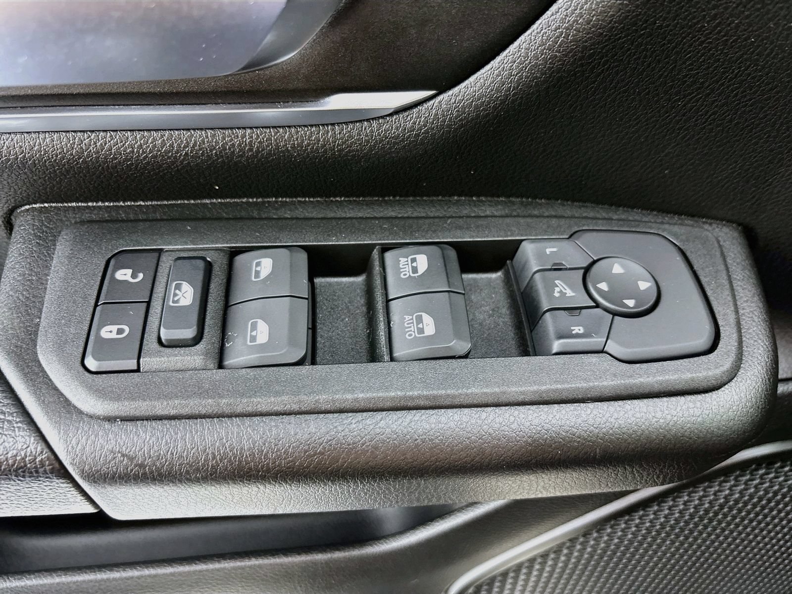Used 2025 RAM 1500 Big Horn AWD/4WD image 18