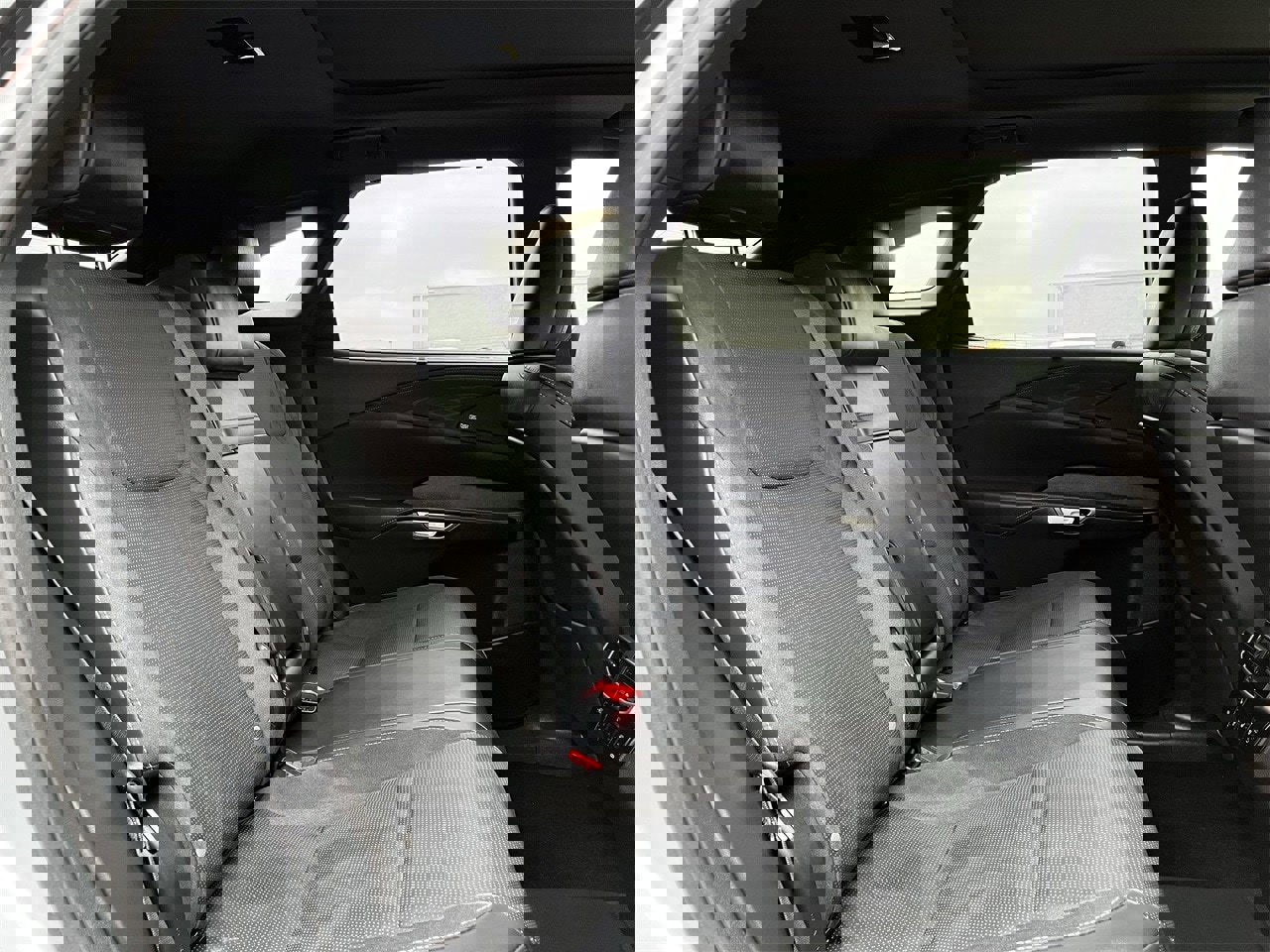 Used 2024 Lexus RX 450h AWD w/ Luxury Package image 27