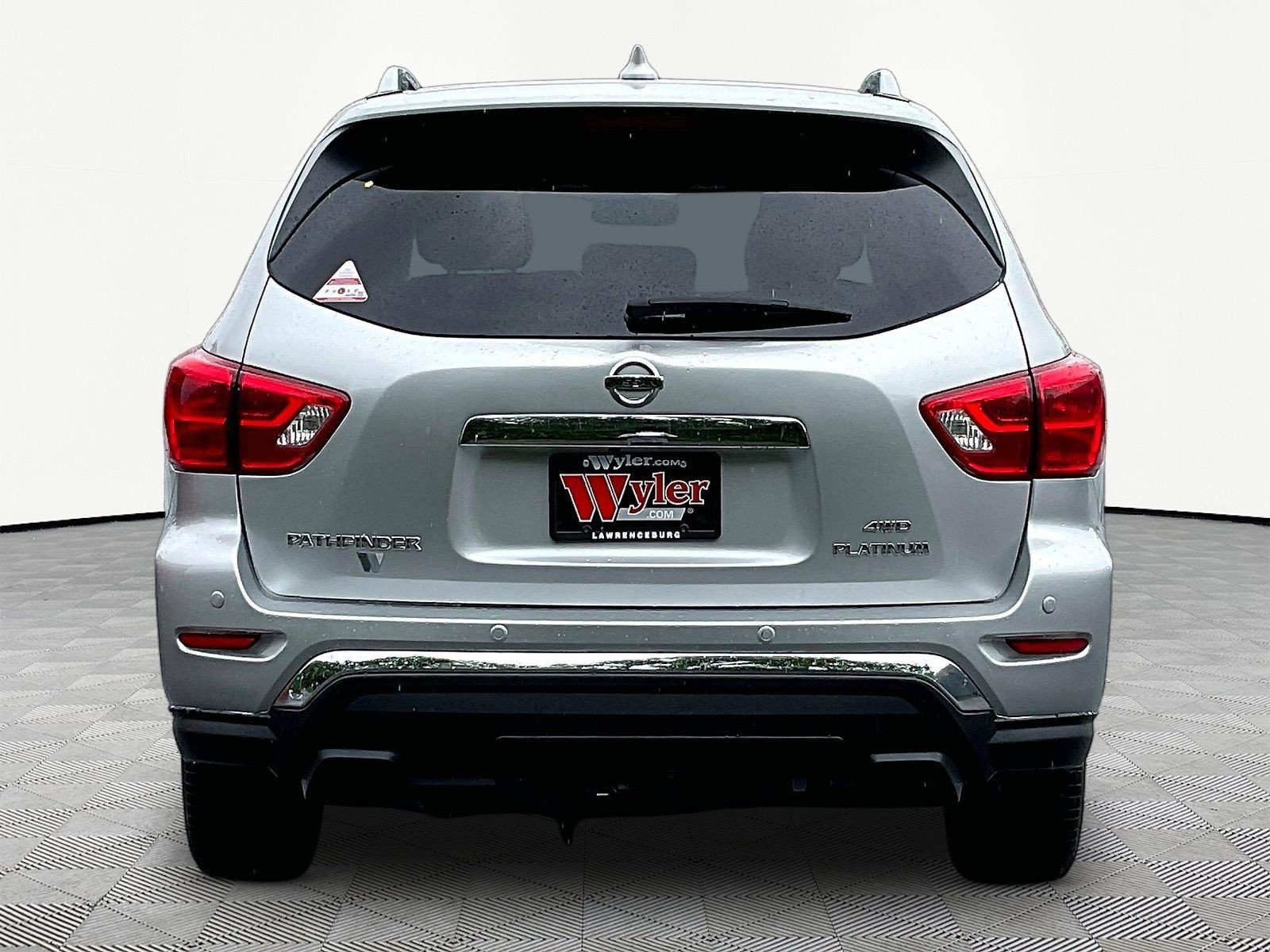 Used 2020 Nissan Pathfinder Platinum AWD/4WD image 5