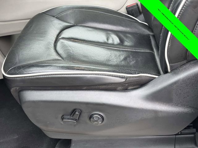Used 2023 Chrysler Pacifica Limited FWD image 5
