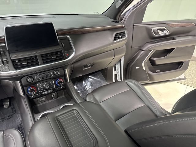 Used 2021 Chevrolet Tahoe Z71 w/ Luxury Package AWD/4WD image 26