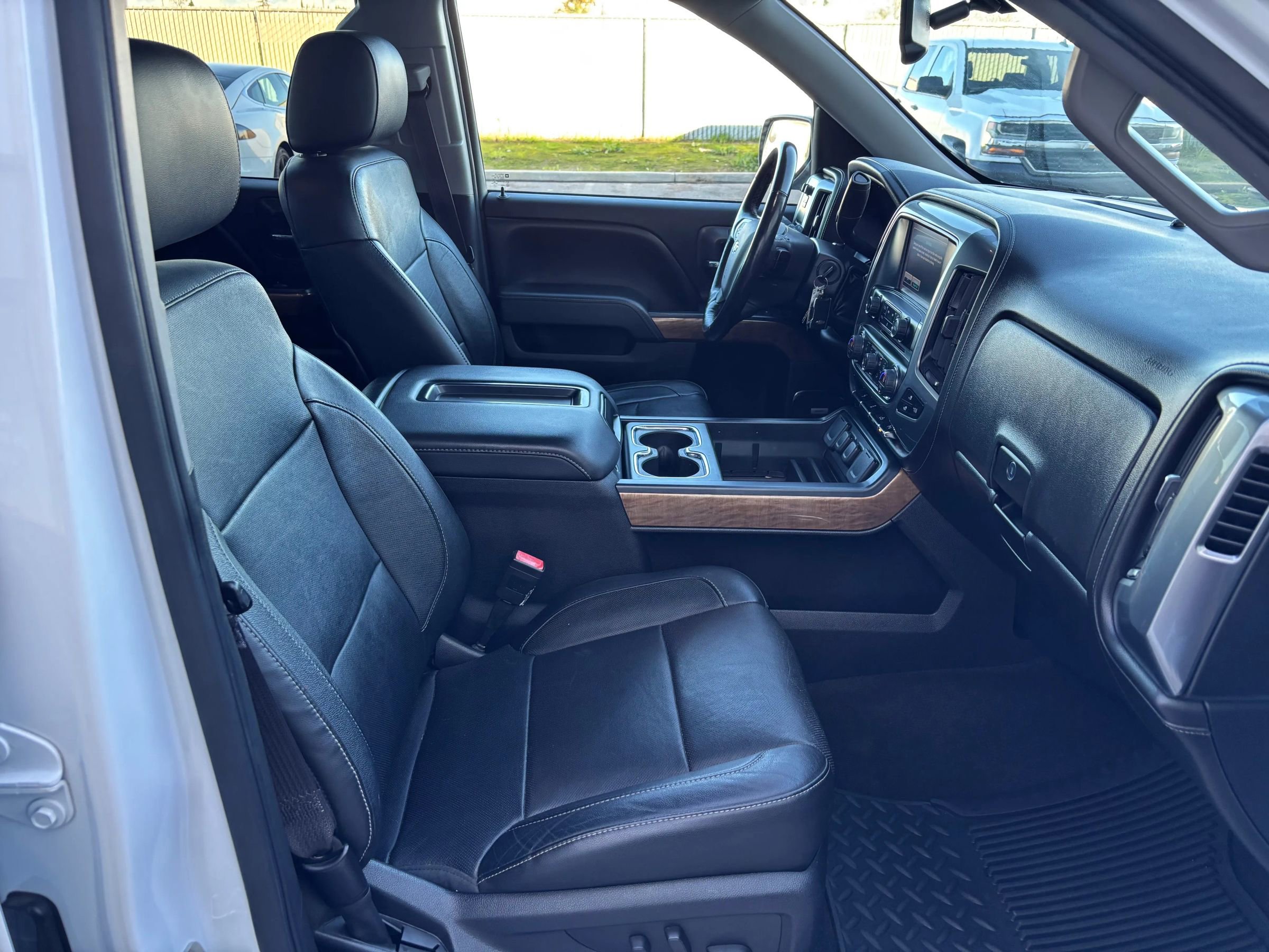 Used 2015 Chevrolet Silverado 1500 LTZ w/ LTZ Plus Package image 10