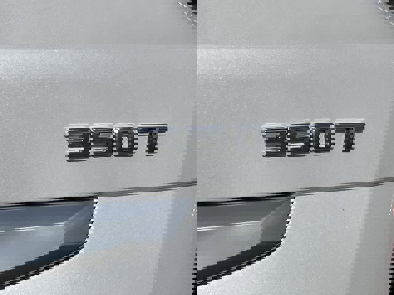 Certified 2023 Cadillac XT5 Premium Luxury w/ LPO, Floor Liner Package image 41