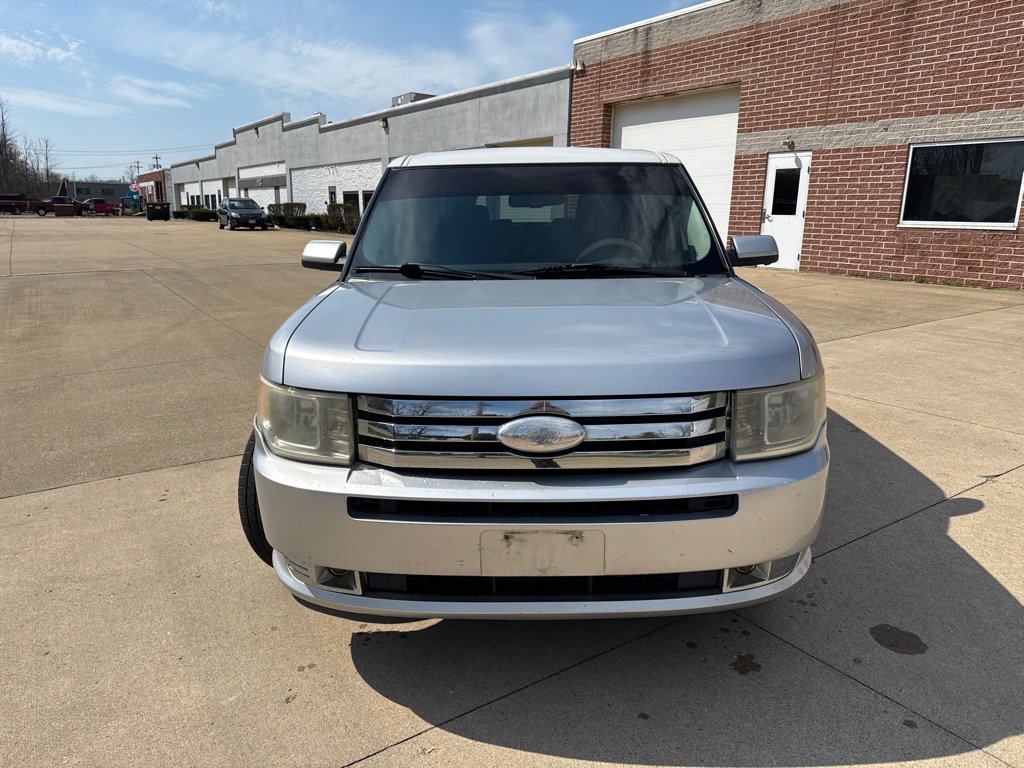 Used 2010 Ford Flex SEL FWD image 2