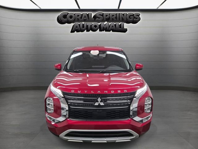 Used 2023 Mitsubishi Outlander 4WD Plug-In Hybrid image 2