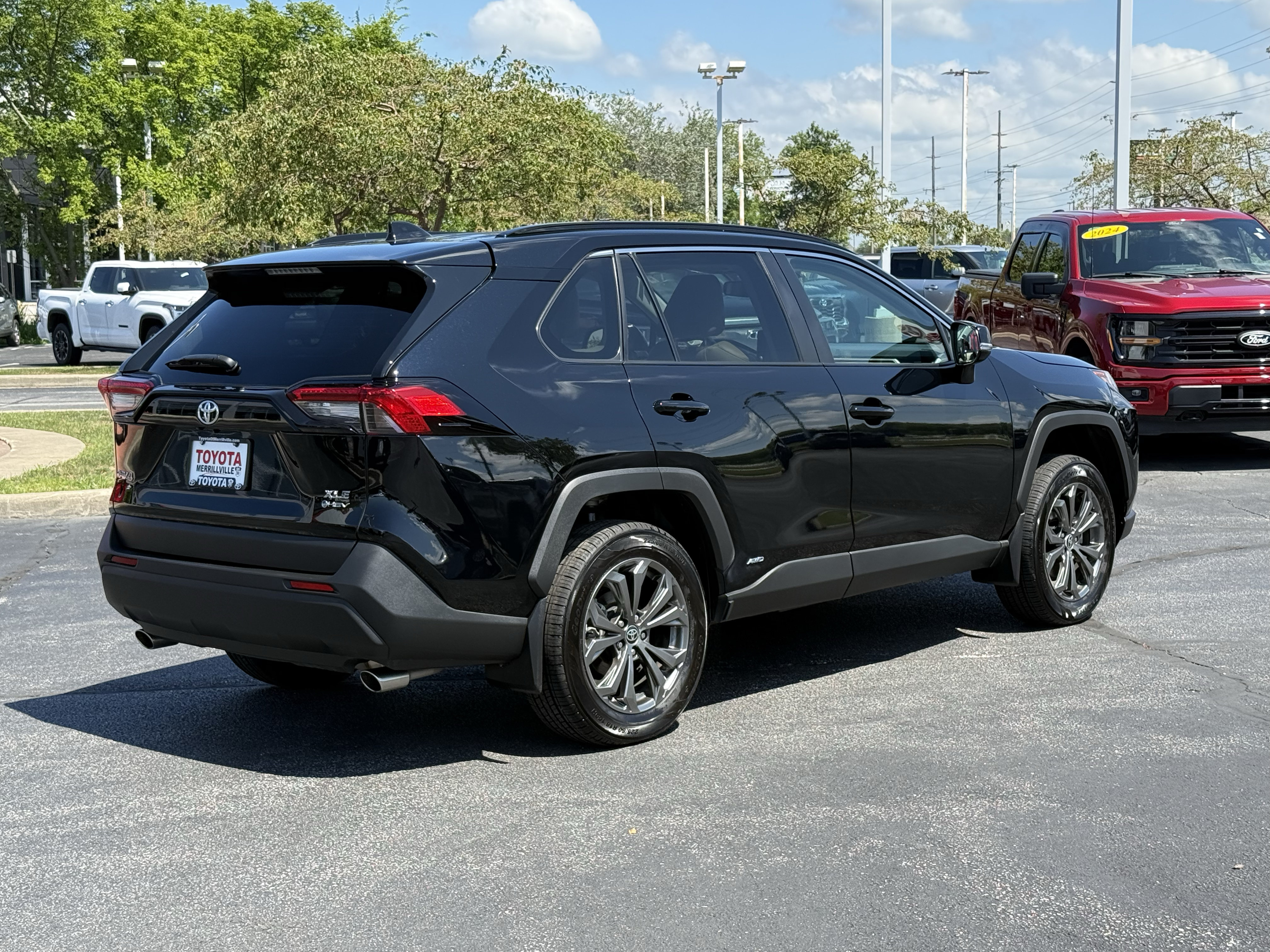 Certified 2025 Toyota RAV4 XLE Premium w/ Weather Package AWD/4WD image 17