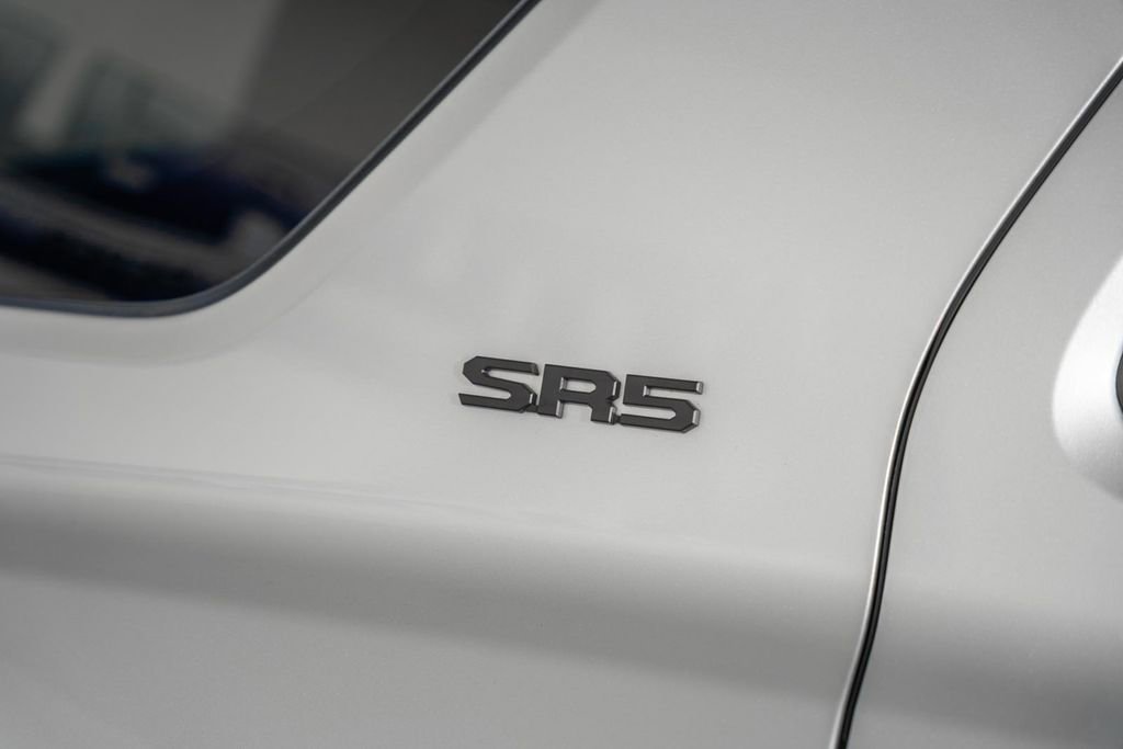 Certified 2025 Toyota 4Runner SR5 AWD/4WD image 18