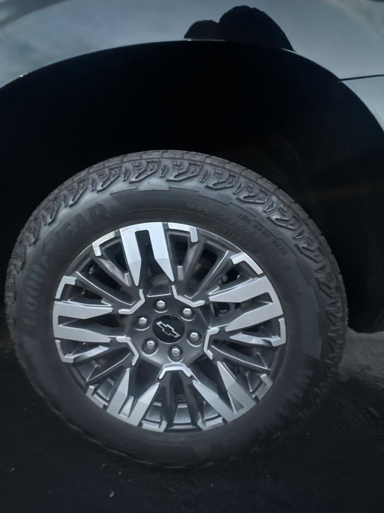 Used 2025 Chevrolet Tahoe Z71 AWD/4WD image 12