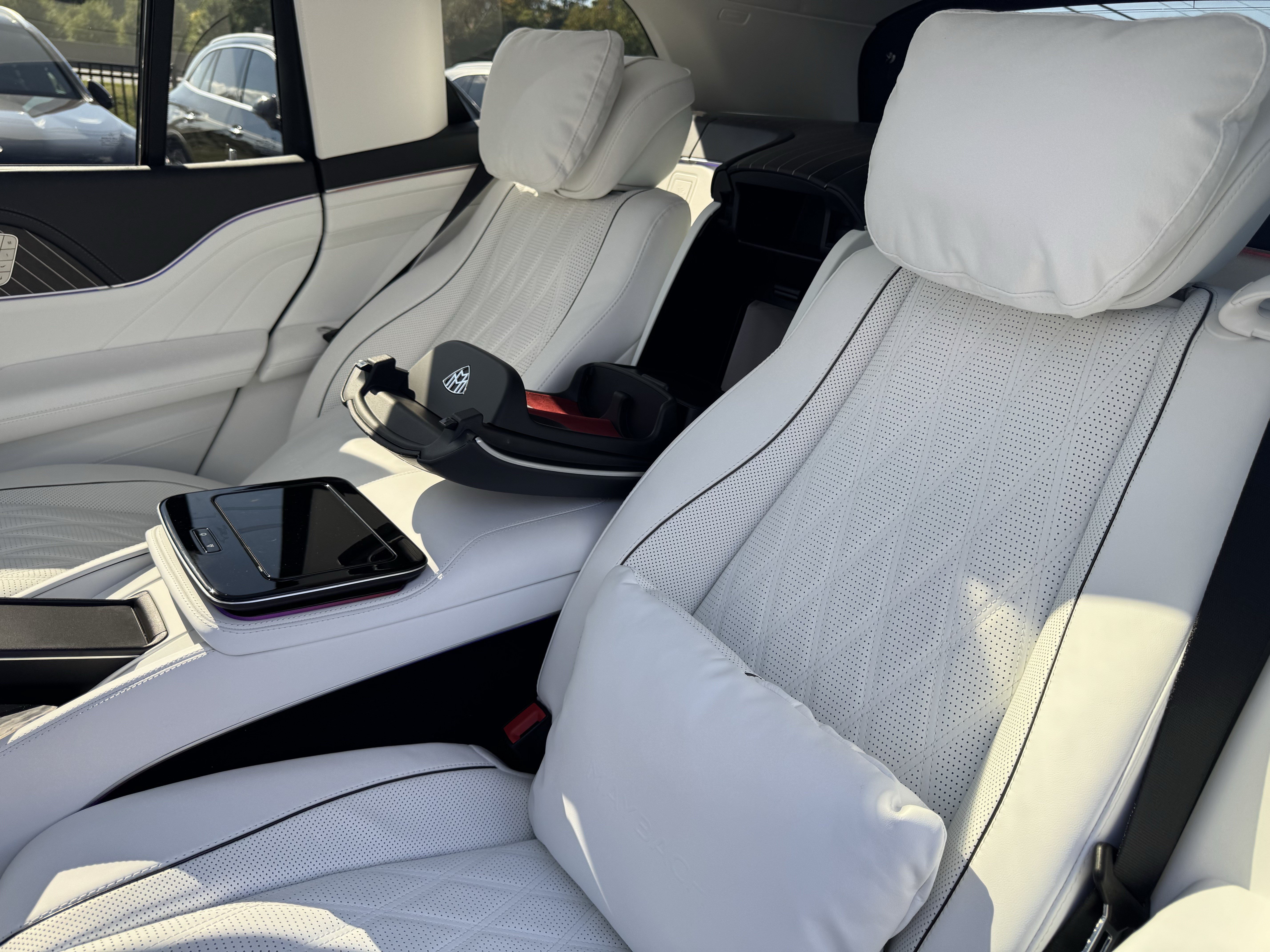 Certified 2025 Mercedes-Benz Maybach GLS 600 4MATIC image 33