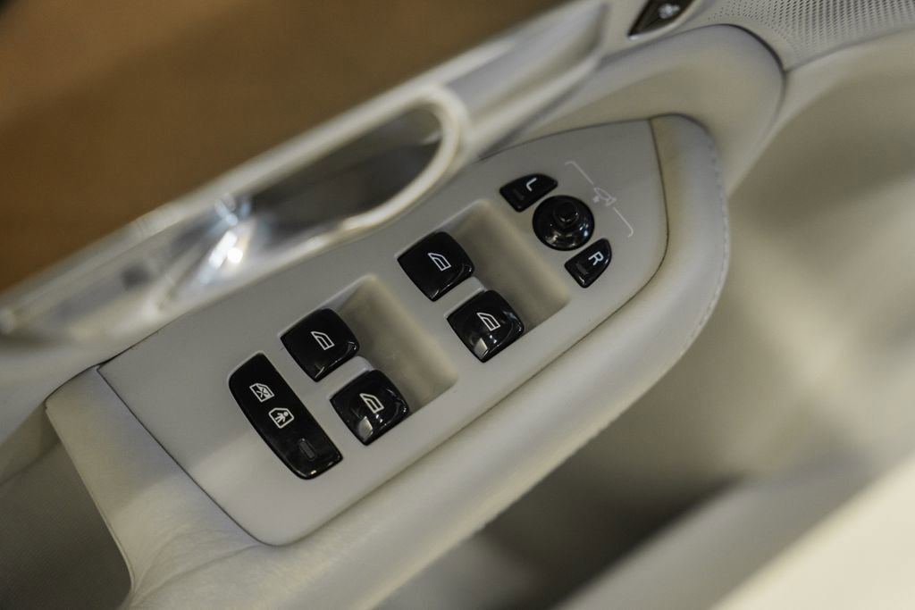 Used 2017 Volvo XC90 T8 Inscription w/ Luxury Package image 40