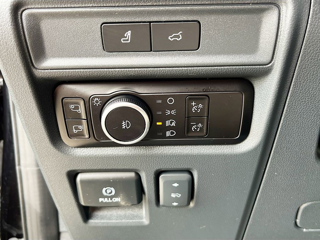Used 2023 Ford Expedition Platinum image 10